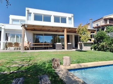 Casa en venta en Valenzuela puelma, a. Casanova, condominio, La Reina - 4 dormitorios, 4 baños