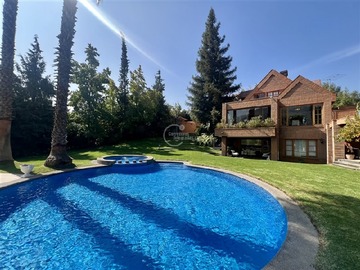 Casa en venta en Camino real / los trapenses /calle tranquila y segura, Lo Barnechea - 6 dormitorios, 5 baños