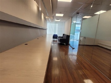 Oficina en arriendo mensual en Av. La dehesa / los cactus 56 mts, Lo Barnechea - 1 dormitorio, 1 baño