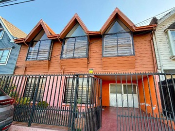 Casa en venta en Amplia Casa Familiar Coronel (174225), Coronel - 4 dormitorios, 2 baños