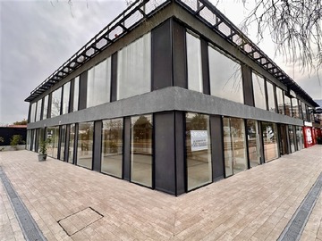 Local Comercial en arriendo mensual en Las Tranqueras / Vitacura, Vitacura - 1 baño