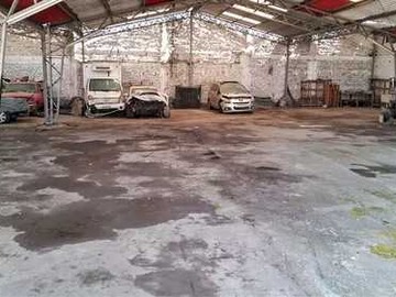 Terreno Industrial en venta en En venta galpón con oficinas en Santiago (94040), Estación Central - 2 baños