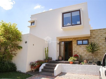Casa en venta en Chamisero, Colina - 5 dormitorios, 3 baños