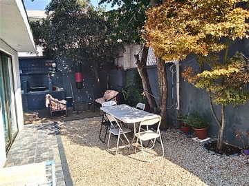 Casa en venta en Manquehue Sur / Av. Bilbao, Las Condes - 2 dormitorios, 1 baño