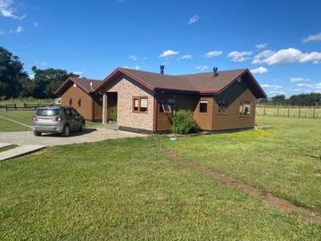Parcela en venta en Se vende parcela de 1h con casa y piscina, Vilcún - 3 dormitorios, 2 baños