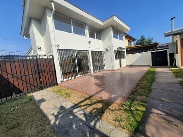 Casa en arriendo mensual en Casa cercana a colegio nuestra señora del camino, la reina, La Reina - 5 dormitorios, 4 baños