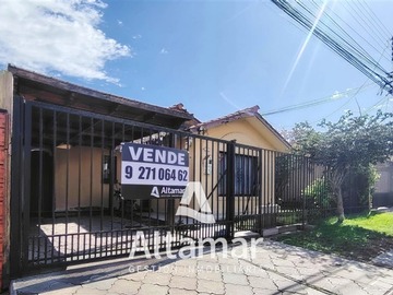 Casa en venta en Entre calle Santo Tomás de Aquino y Calle Los Platanos, La Serena - 3 dormitorios, 2 baños