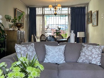 Casa en venta en Casa en condominio a metros de comercio barri (162826), Las Condes - 4 dormitorios, 4 baños