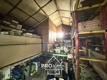 Local Comercial en venta en Oportunidad inversionistas: Propiedad industrial con uso mixto (Comercial/Bodegaje). Santiago/Arturo Pratt. Metro Matta (Linea 3), Santiago - 3 baños