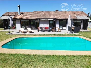 Casa en venta en Pingueral, Tomé - 4 dormitorios, 3 baños