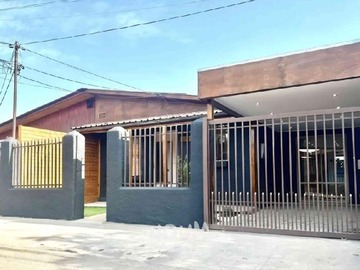 Casa en venta en Las Paulonias, Puente Alto - 3 dormitorios, 1 baño