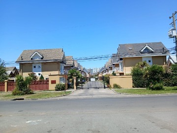 Casa en venta en Frente a plaza bélgica, Concepción - 3 dormitorios, 3 baños