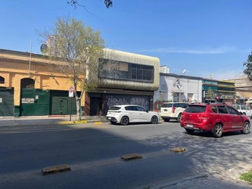 Local Comercial en venta en Manuel Antonio Matta - Av. Portugal, Santiago - 5 dormitorios, 3 baños