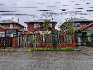 Casa en venta en Los Pimientos, Puerto Montt - 3 dormitorios, 2 baños