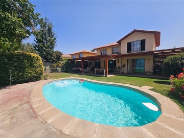 Casa en venta en Av. el carmen, Huechuraba - 6 dormitorios, 4 baños