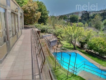 Casa en venta en Quilpué, Quilpué Centro, Quilpué - 8 dormitorios, 4 baños