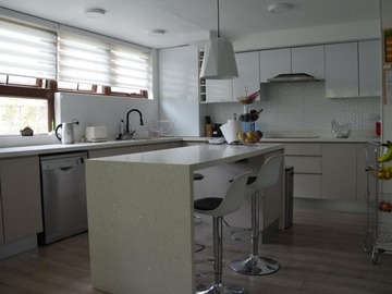 Departamento en venta en Cercano a metro colon, Las Condes - 3 dormitorios, 2 baños