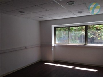 Local Comercial en arriendo mensual en Catedral / teatinos, Santiago