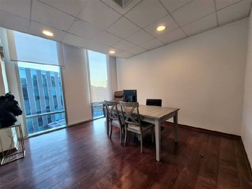 Oficina en venta en Avenida La Dehesa con Raúl Labbé, Las Condes - 1 dormitorio, 1 baño