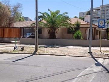 Casa en venta en La capitanía / martin de zamora, Las Condes - 3 dormitorios, 4 baños