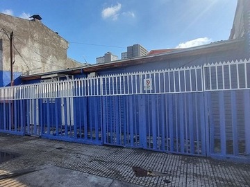 Casa en venta en 5 de abril 4351, Estación Central - 8 dormitorios, 4 baños