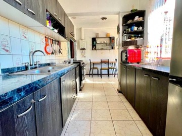 Casa en venta en Quilpué, Quilpué - 5 dormitorios, 2 baños