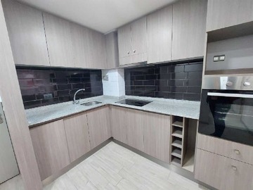 Departamento en venta en Cercano a Metro Santa Lucia (102235), Santiago - 2 dormitorios, 2 baños