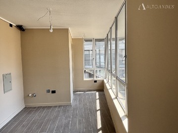 Oficina en venta en Avenida Bilbao 2518, Providencia - 1 dormitorio, 1 baño