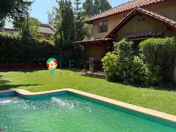 Casa en venta en renovada, jardines, full equipamiento (123068), Huechuraba - 3 dormitorios, 3 baños