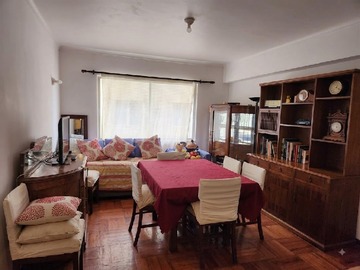 Departamento en venta en Departamento Antiguo con Hermoso Piso de Parquet - 2 dormitorios, 1 baño