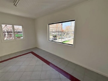 Local Comercial en arriendo mensual en Se Arrienda Casa Comercial a Pasos de Av Libertad - 11 dormitorios, 2 baños