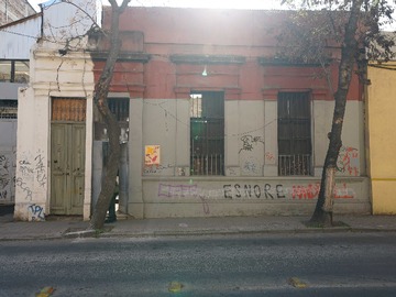 Terreno en venta en Casa para restaurar con terreno de 402m2 (128091), Santiago