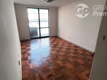 Oficina en venta en Huerfanos con Teatinos, Santiago - 2 baños