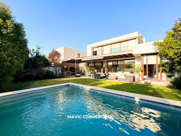 Casa en venta en Chamisero, Colina - 5 dormitorios, 5 baños