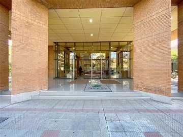 Oficina en arriendo mensual en Metro Los Leones y Tobalaba, Providencia - 4 dormitorios, 2 baños
