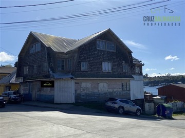 Local Comercial en venta en Casa esquina con vista al mar, a pasos de Av. Los Héroes, Calbuco, Calbuco - 6 dormitorios, 2 baños