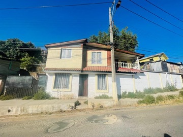 Casa en venta en Casa 2 pisos 3d 2b quillota, Quillota - 4 dormitorios, 2 baños