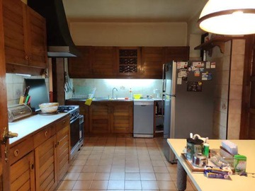 Casa en venta en En Ñuñoa - 6 dormitorios, 3 baños