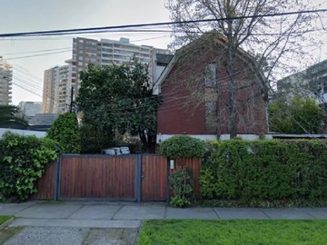 Excelente y Acogedora Casa de 3 Pisos Image