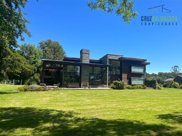 Casa en venta en El Arboreto, Puerto Varas - 4 dormitorios, 4 baños