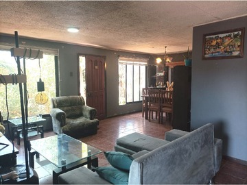 Casa en venta en Placilla- Valparaíso, Valparaíso - 4 dormitorios, 2 baños