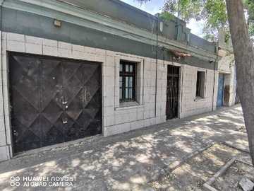 Casa en venta en Casa 334m2 en venta, Santiago Centro (173471), Santiago - 4 dormitorios, 2 baños