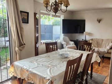 Casa en venta en Metro Castillo Velasco, La Reina - 3 dormitorios, 2 baños
