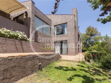 Casa en venta en Quinchamali, Las Condes - 6 dormitorios, 6 baños