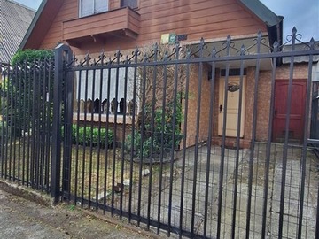 Casa en venta en Av. Barros arana / av. Valparaiso, Temuco - 4 dormitorios, 3 baños