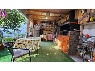 Casa en venta en Fleming con Padre Hurtado, Las Condes - 4 dormitorios, 2 baños