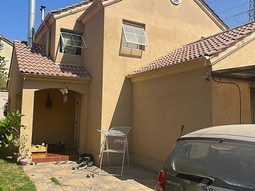 Casa en venta en Microbarrio controlado, Quilicura - 4 dormitorios, 3 baños