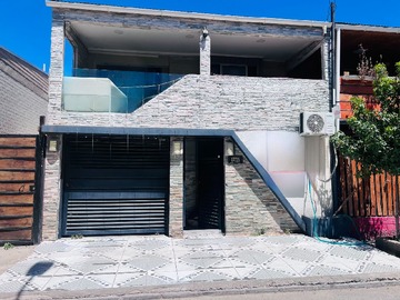 Casa en venta en Amplia Casa Remodelada Pasaje la Cueca, Luis Duran Lampa - 5 dormitorios, 1 baño