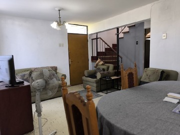 Casa en venta en Se vende sólida casa de 2 pisos en independencia, 4d+1b, Independencia - 4 dormitorios, 1 baño