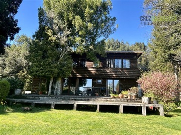 Casa en arriendo mensual en km 7 camino a Ensenada, Puerto Varas - 4 dormitorios, 4 baños